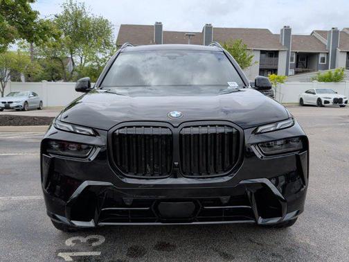 Black Sapphire Metallic 2026 BMW X7 xDrive40i