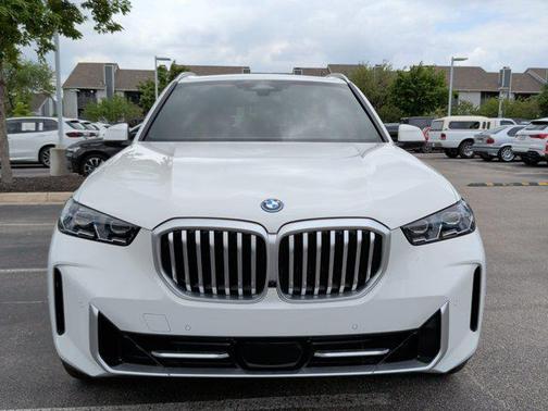 Alpine White 2026 BMW X5 PHEV xDrive50e