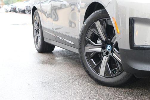 2025 BMW iX xDrive50
