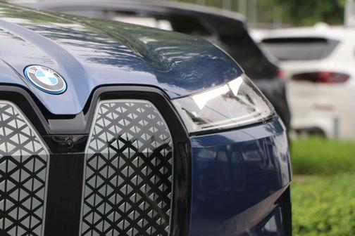2025 BMW iX xDrive50