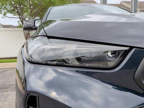 Carbon Black Metallic 2027 BMW X6 M60i