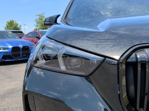 Black Sapphire Metallic 2026 BMW X1 M35i