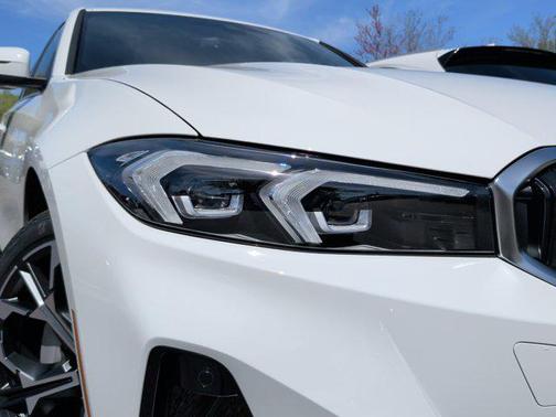 Alpine White 2026 BMW 330 330i