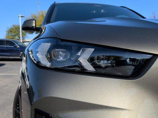 Manhattan Green Metallic 2026 BMW X5 xDrive40i