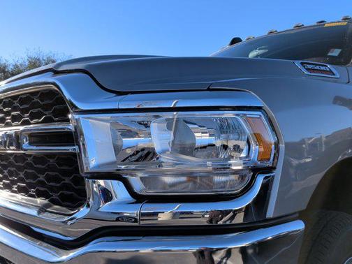 2024 RAM 3500 Tradesman Crew Cab 4x4 8' Box