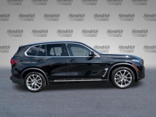 Black Sapphire Metallic 2025 BMW X5 xDrive40i