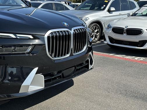 Black Sapphire Metallic 2026 BMW X7 xDrive40i