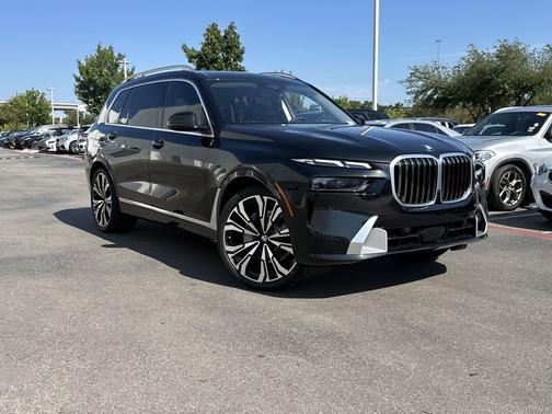 Black Sapphire Metallic 2026 BMW X7 xDrive40i