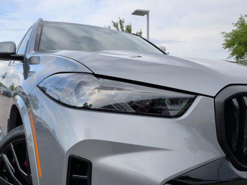 Skyscraper Grey Metallic 2026 BMW X5 xDrive40i