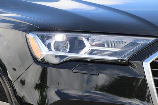 2022 Audi Q7 45 Premium