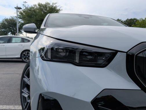 Brooklyn Grey Metallic 2027 BMW 530 i