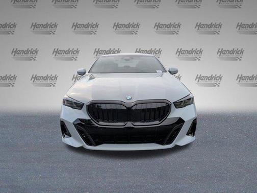 Brooklyn Grey Metallic 2027 BMW 530 i