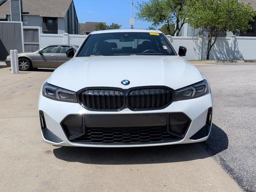Alpine White 2023 BMW 330 330i