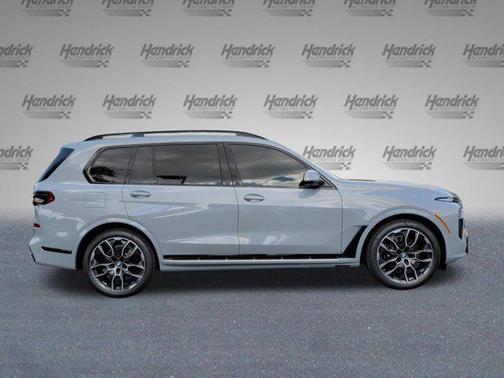 Brooklyn Grey Metallic 2026 BMW X7 xDrive40i