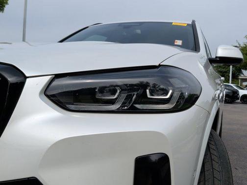 Mineral White Metallic 2024 BMW X3 xDrive30i
