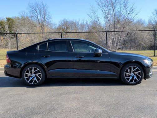 2019 Volvo S60 T5 Momentum