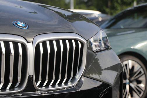 Dravit Grey Metallic 2026 BMW X5 PHEV xDrive50e