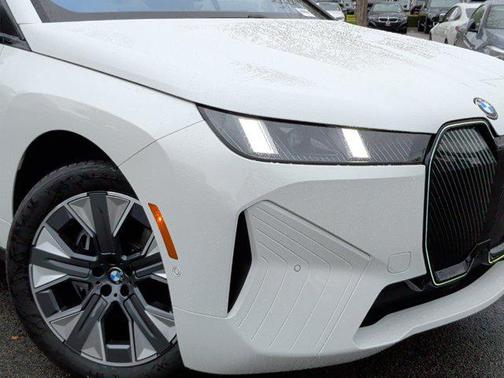 2026 BMW iX xDrive60