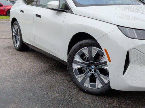 2026 BMW iX xDrive60