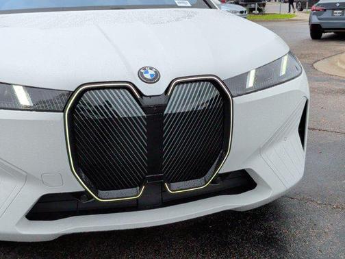 2026 BMW iX xDrive60