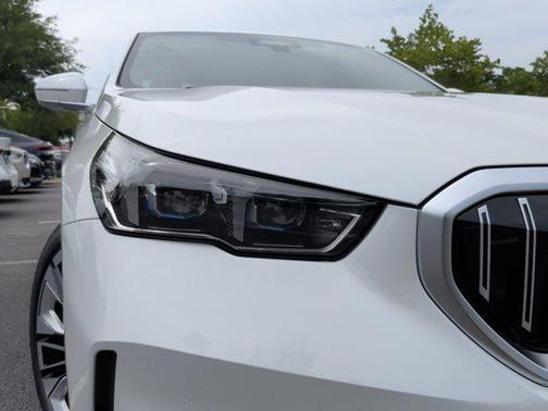 Mineral White Metallic 2027 BMW 530 i