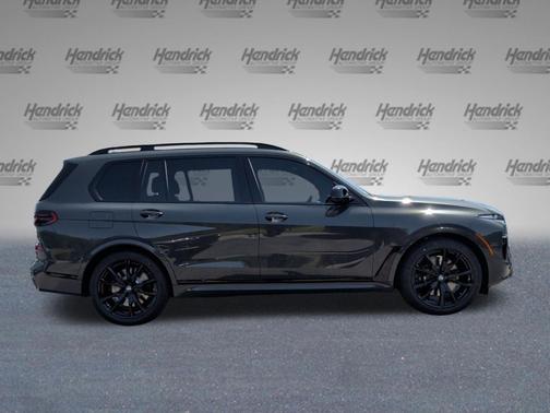 Dravit Grey Metallic 2027 BMW X7 M60i