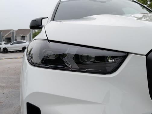 Alpine White 2026 BMW X5 M60i