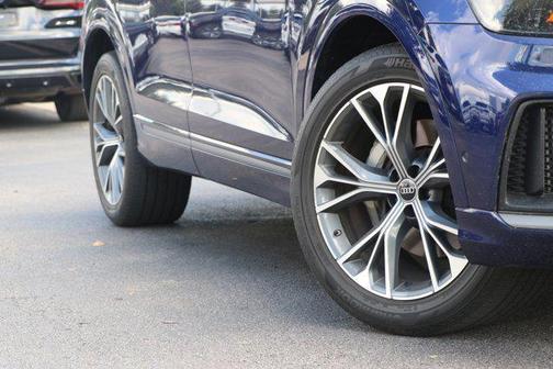 2022 Audi Q8 55 Premium Plus