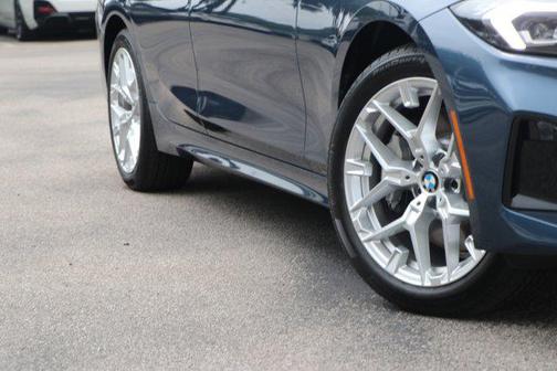 2025 BMW 330 i xDrive