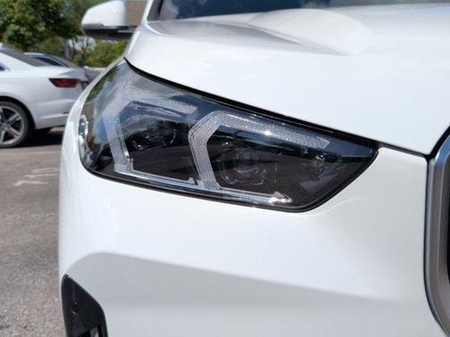 Alpine White 2026 BMW X1 xDrive28i