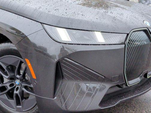 2026 BMW iX xDrive60