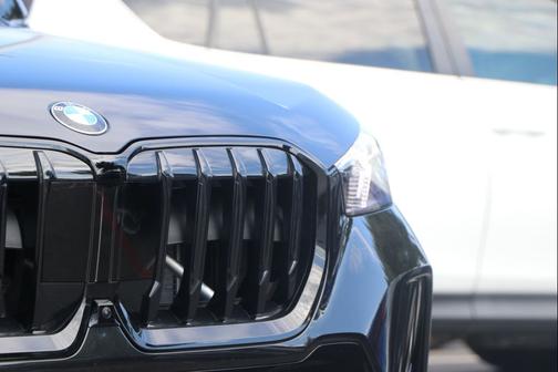 Black Sapphire Metallic 2026 BMW X1 xDrive28i