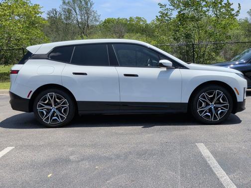 Alpine White 2024 BMW iX xDrive50