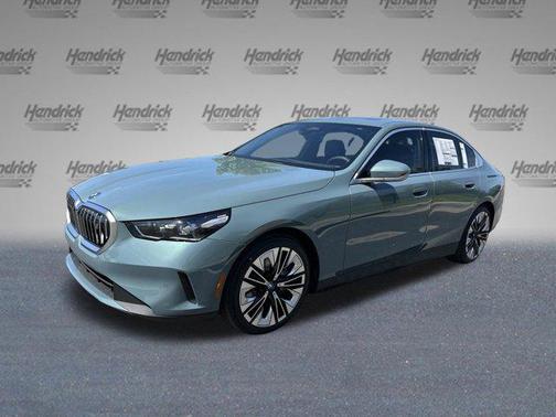 Cape York Green Metallic 2024 BMW i5 eDrive40