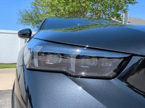 Black Sapphire Metallic 2027 BMW 530 i