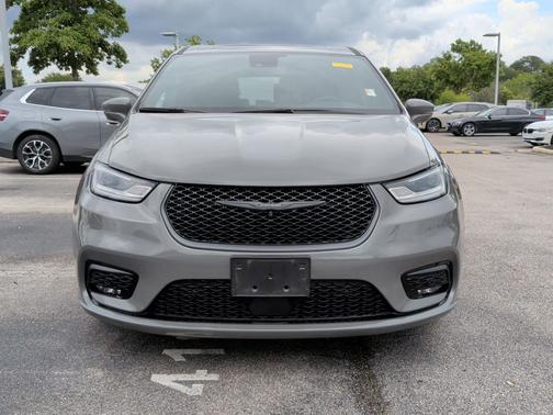 Ceramic Gray Clearcoat 2022 Chrysler Pacifica Hybrid Limited