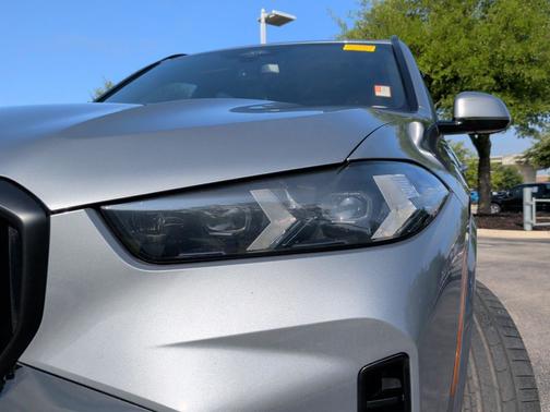 Skyscraper Grey Metallic 2025 BMW X5 xDrive40i