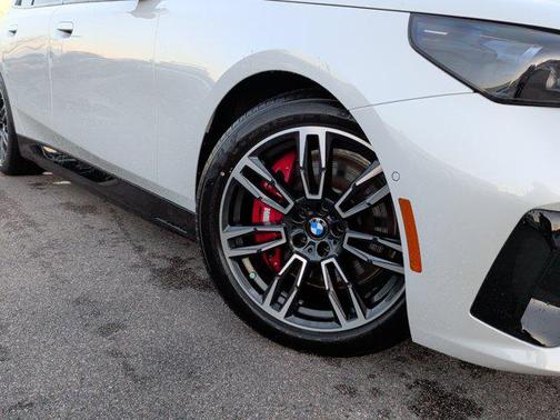 2026 BMW 550e xDrive