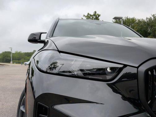 Black Sapphire Metallic 2026 BMW X5 M60i