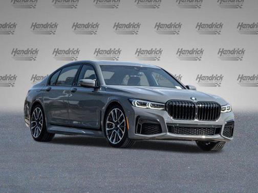 2022 BMW 740 i