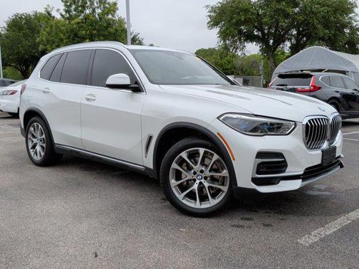 Mineral White Metallic 2022 BMW X5 xDrive40i