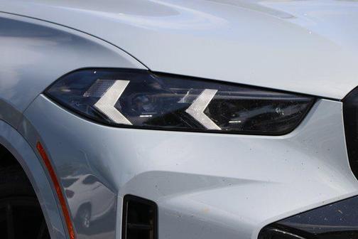 2024 BMW X5 M60i