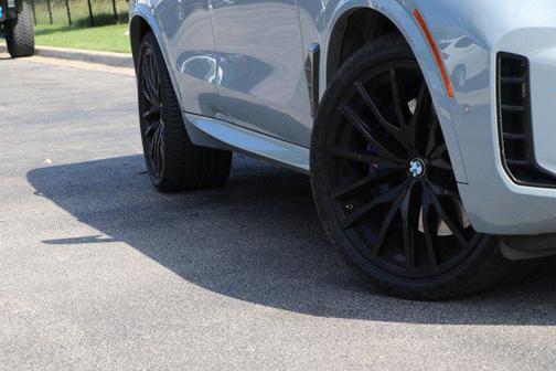 2024 BMW X5 M60i