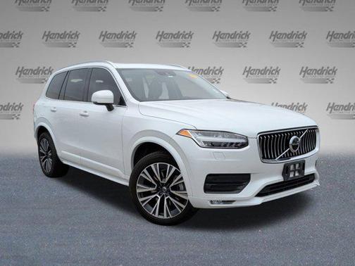 2021 Volvo XC90 T6 Momentum
