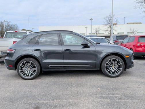 2024 Porsche Macan AWD