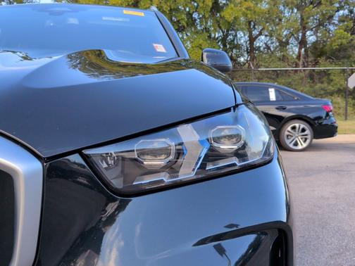 Black Sapphire Metallic 2026 BMW X5 xDrive40i