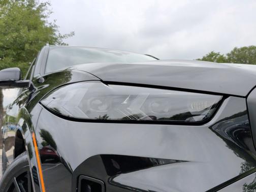 Black Sapphire Metallic 2026 BMW X5 xDrive40i