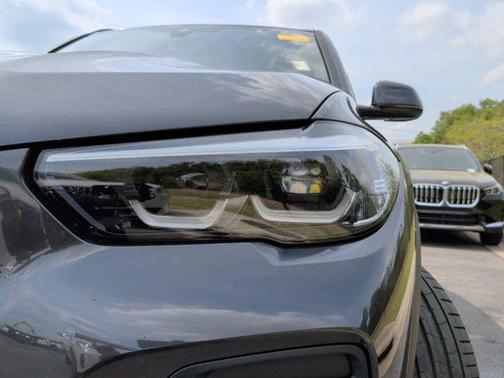 Dark Graphite Metallic 2022 BMW X5 sDrive40i