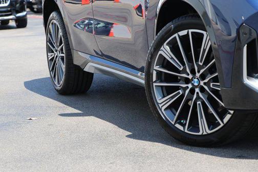 Phytonic Blue Metallic 2025 BMW X1 xDrive28i