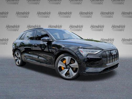 Mythos Black Metallic 2023 Audi e-tron Premium Plus quattro